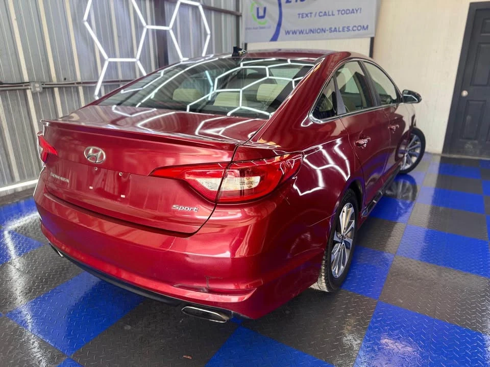 2016 Hyundai Sonata - Image 4 of 10