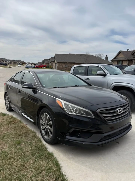2016 Hyundai Sonata - Image 4 of 9