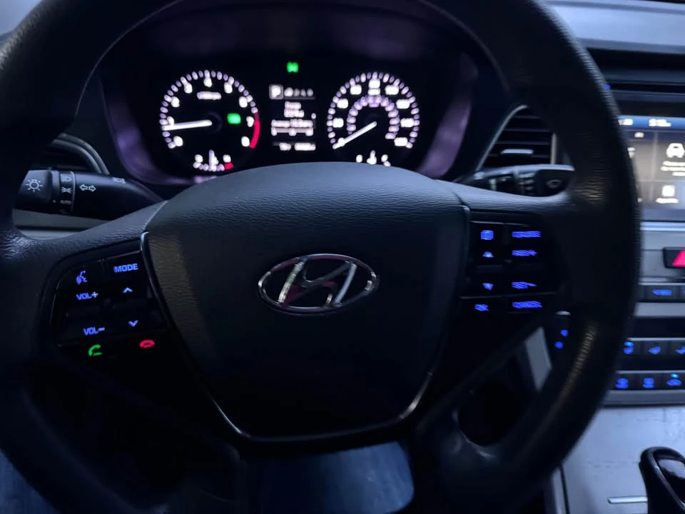 2016 Hyundai Sonata - Image 16 of 18