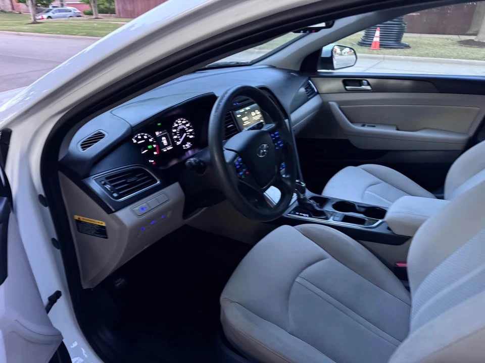 2016 Hyundai Sonata - Image 10 of 18
