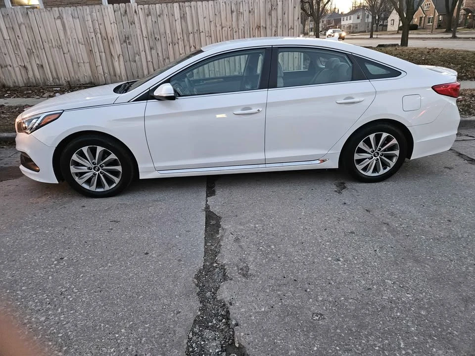 2016 Hyundai Sonata - Image 2 of 9