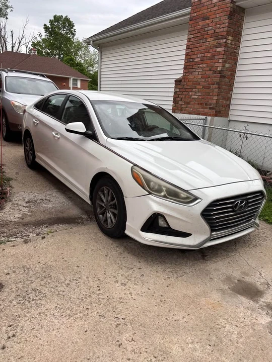 2016 Hyundai Sonata - Image 4 of 6