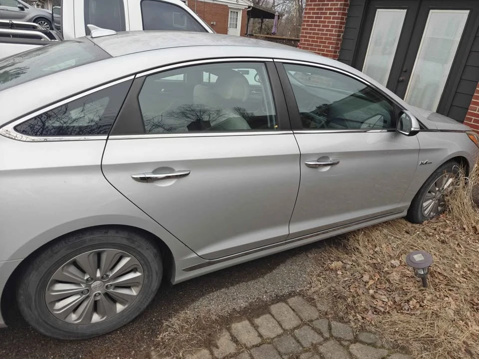 2016 Hyundai Sonata - Image 4 of 9