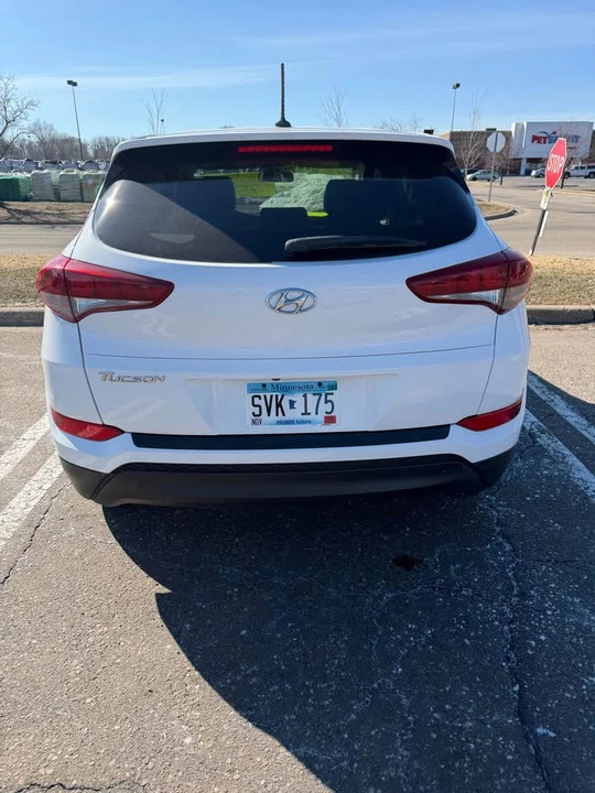 2016 Hyundai Tucson - Image 2 of 3