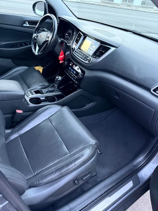 2016 Hyundai Tucson - Image 10 of 17
