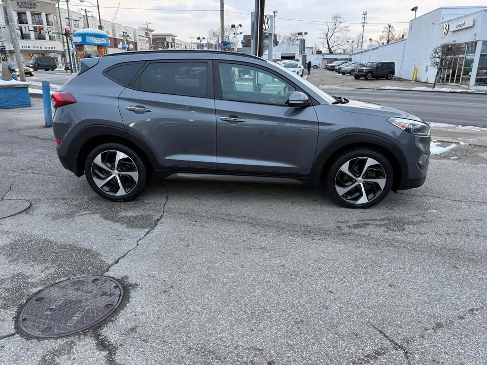 2016 Hyundai Tucson - Image 12 of 17