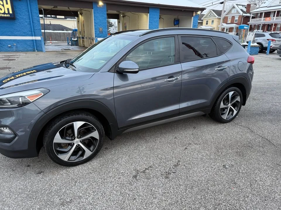 2016 Hyundai Tucson - Image 16 of 17
