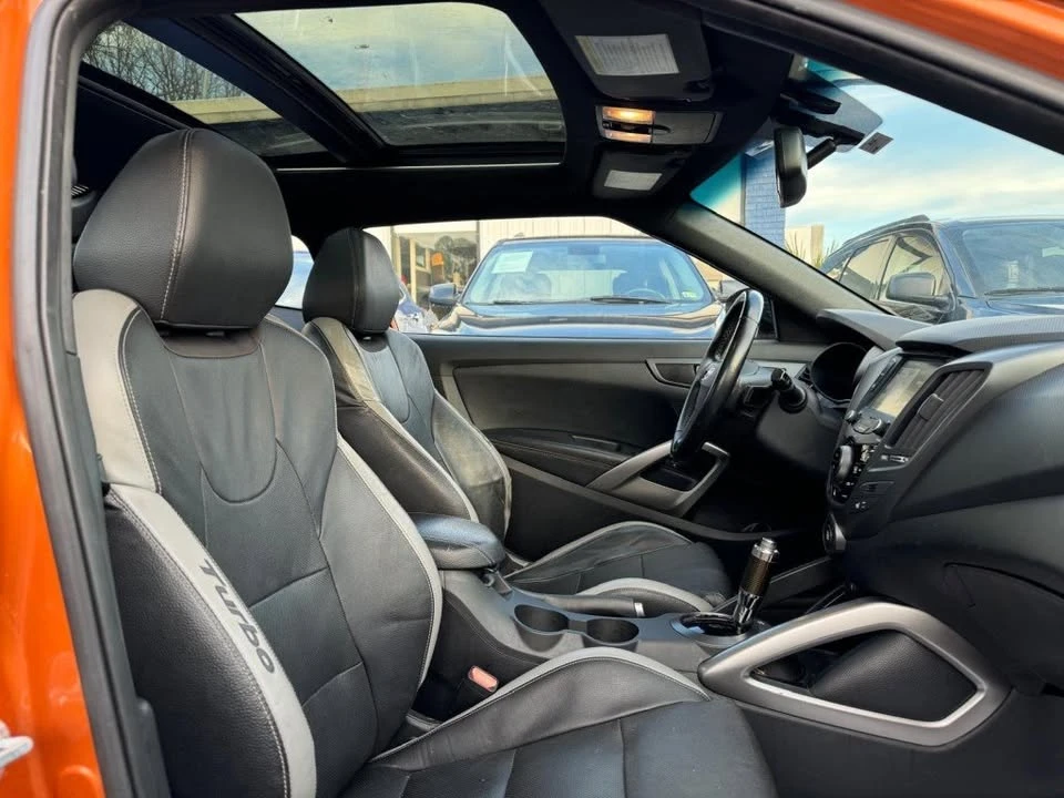 2016 Hyundai Veloster - Image 14 of 20