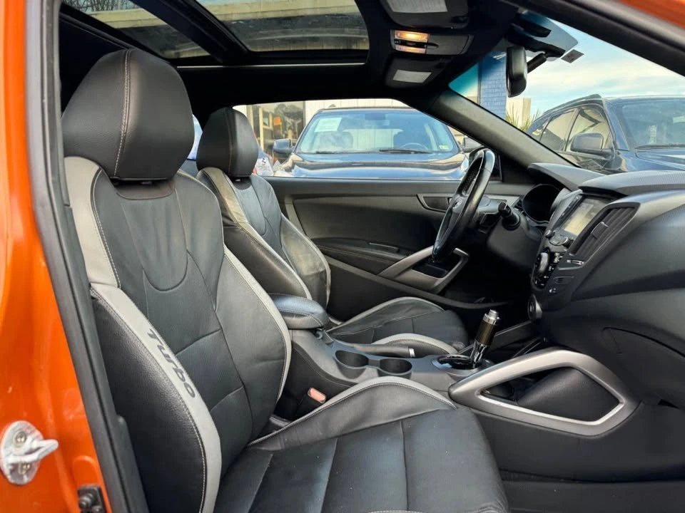 2016 Hyundai Veloster - Image 15 of 20