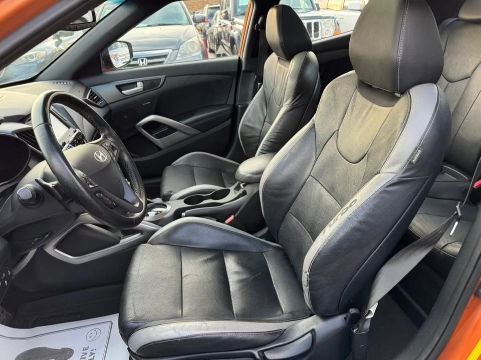 2016 Hyundai Veloster - Image 11 of 20