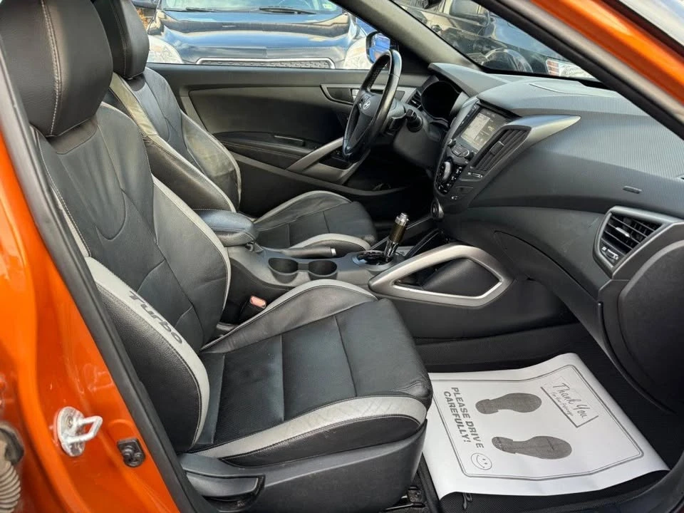2016 Hyundai Veloster - Image 17 of 20