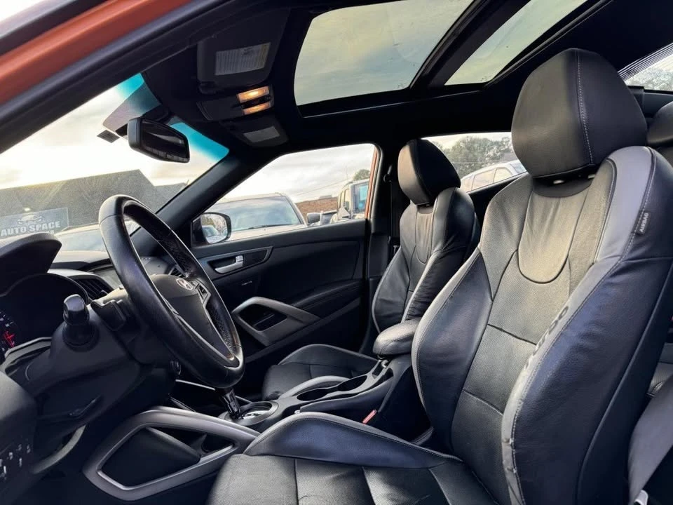 2016 Hyundai Veloster - Image 10 of 20