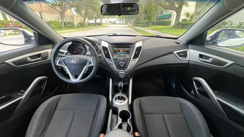 2016 Hyundai Veloster - Image 11 of 19