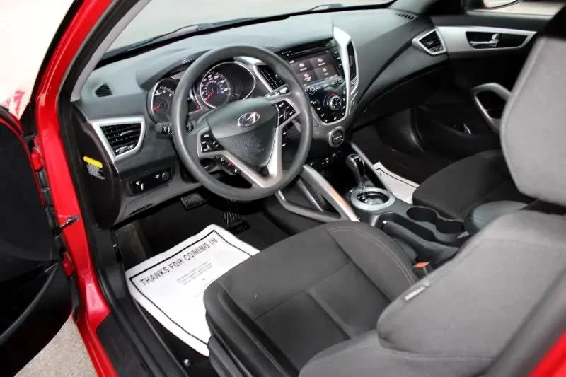 2016 Hyundai Veloster - Image 10 of 15