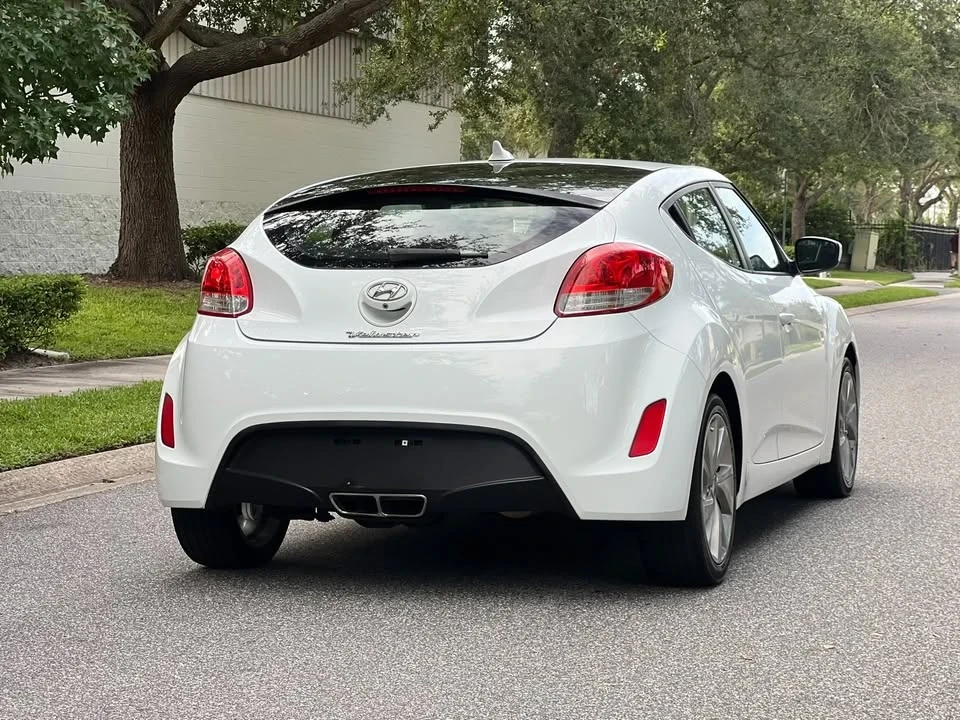 2016 Hyundai Veloster - Image 4 of 19