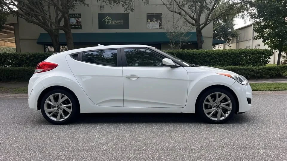 2016 Hyundai Veloster - Image 5 of 19