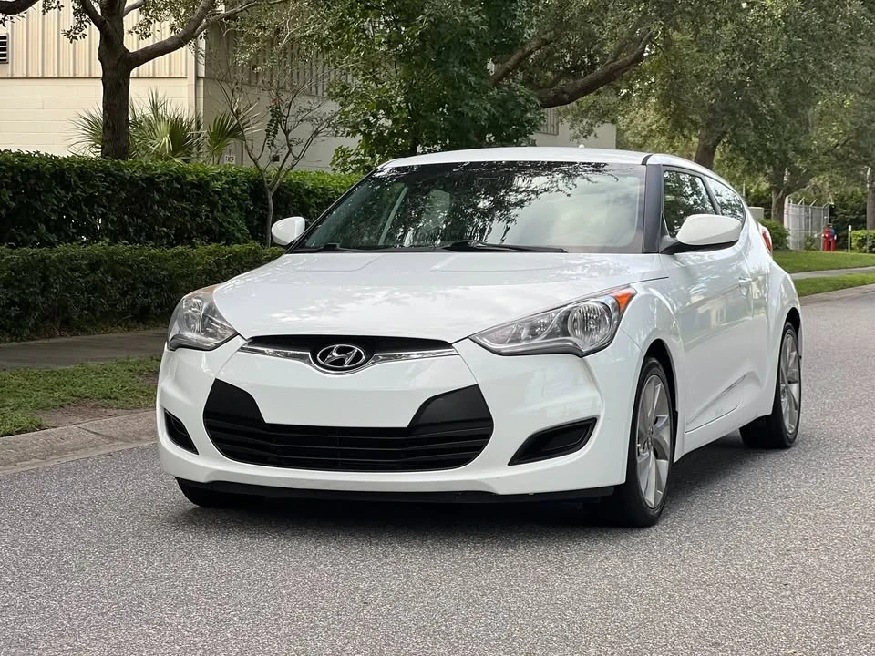 2016 Hyundai Veloster - Image 2 of 19