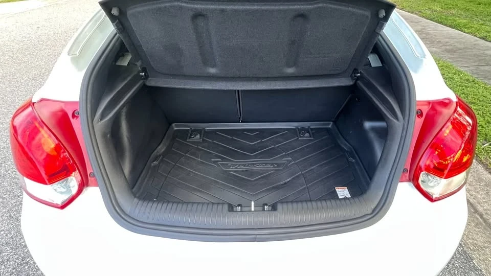 2016 Hyundai Veloster - Image 19 of 19