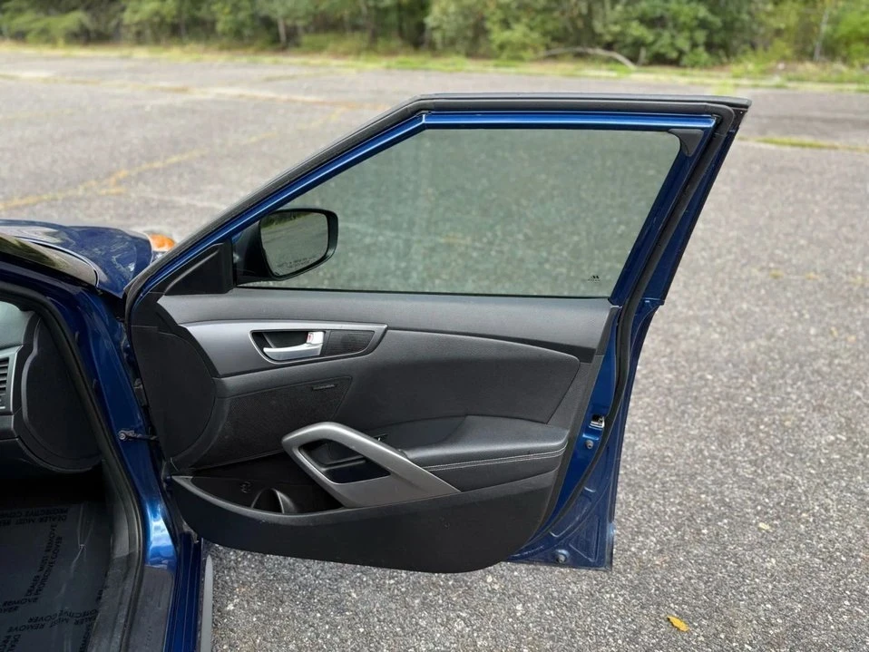 2016 Hyundai Veloster - Image 14 of 20