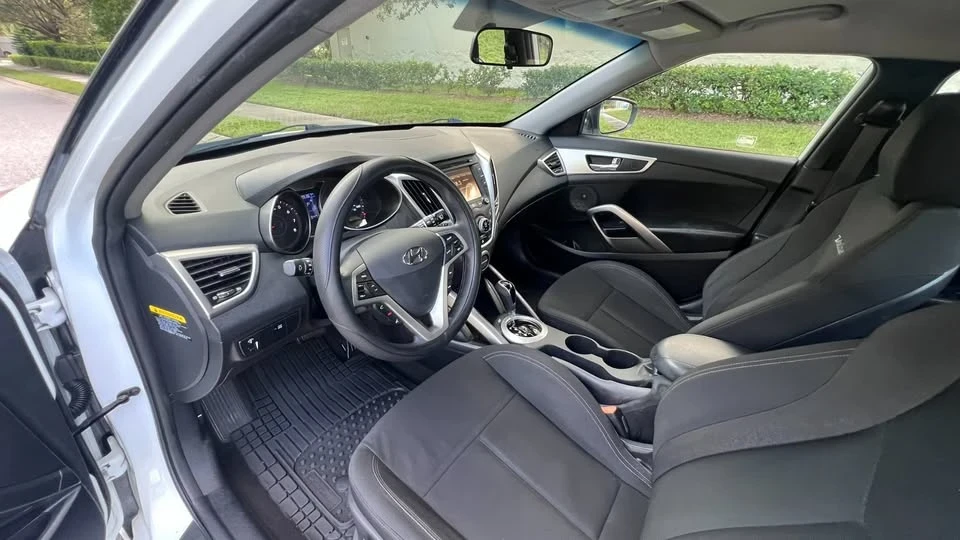 2016 Hyundai Veloster - Image 8 of 19