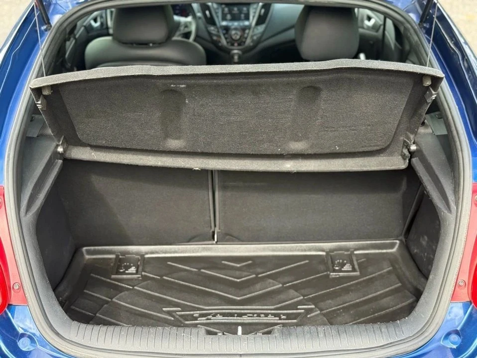 2016 Hyundai Veloster - Image 15 of 20