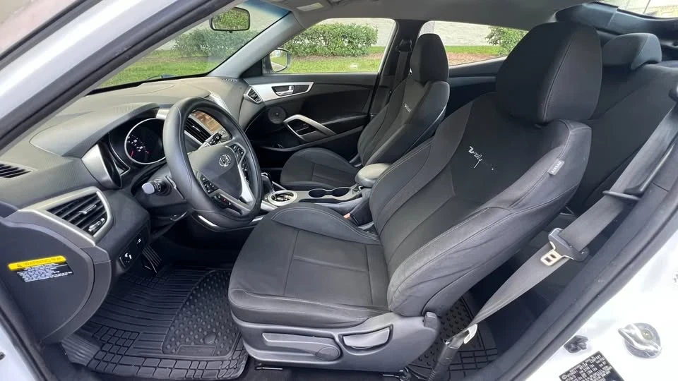 2016 Hyundai Veloster - Image 9 of 19