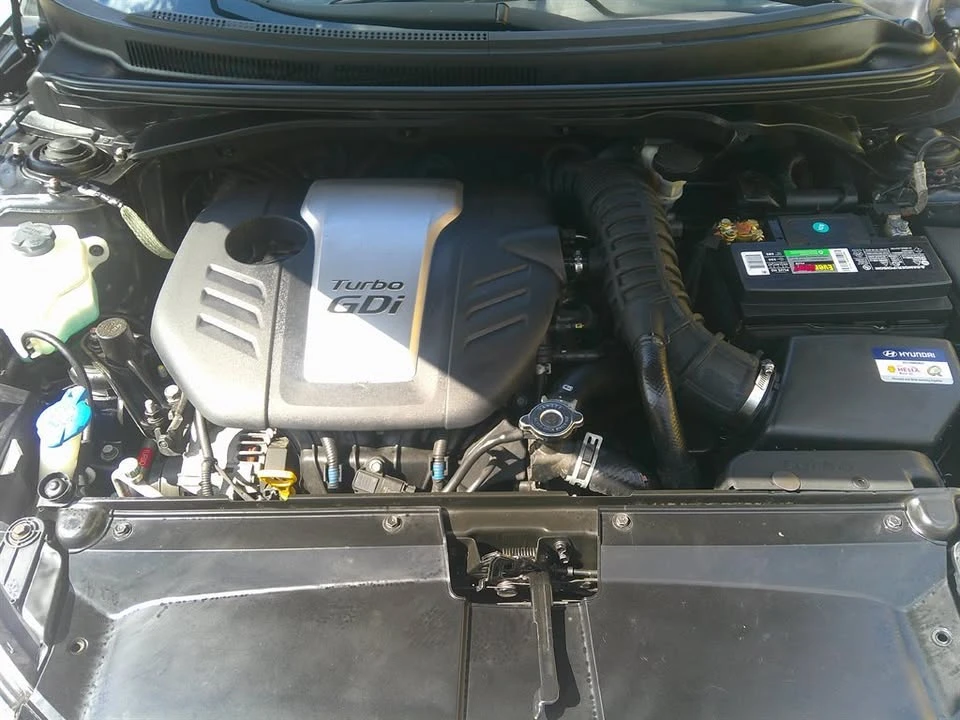 2016 Hyundai Veloster - Image 14 of 15