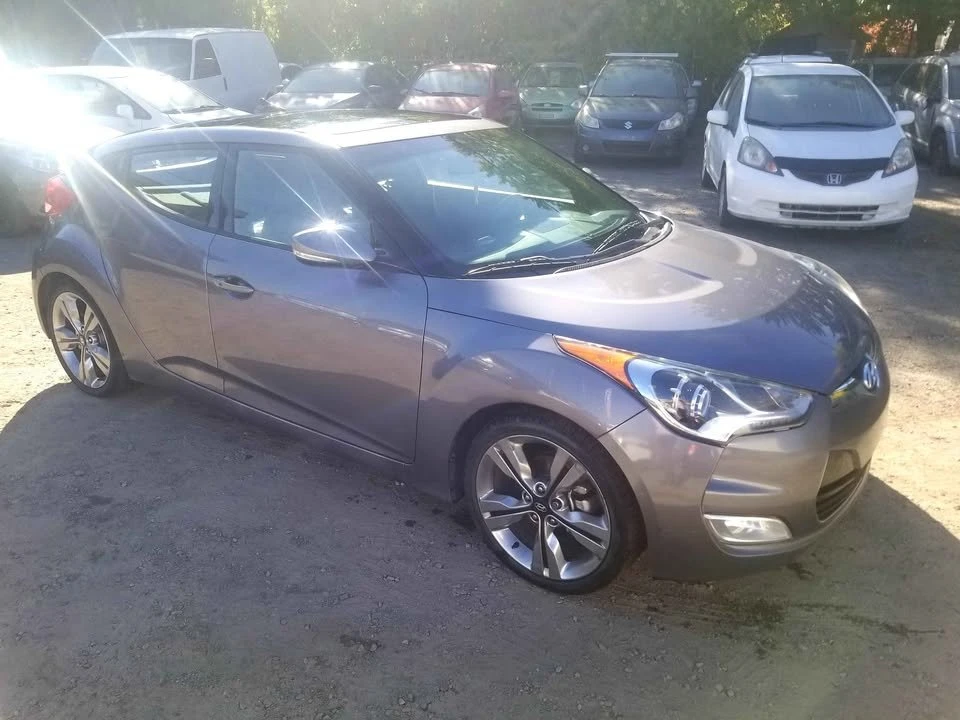 2016 Hyundai Veloster - Image 2 of 11