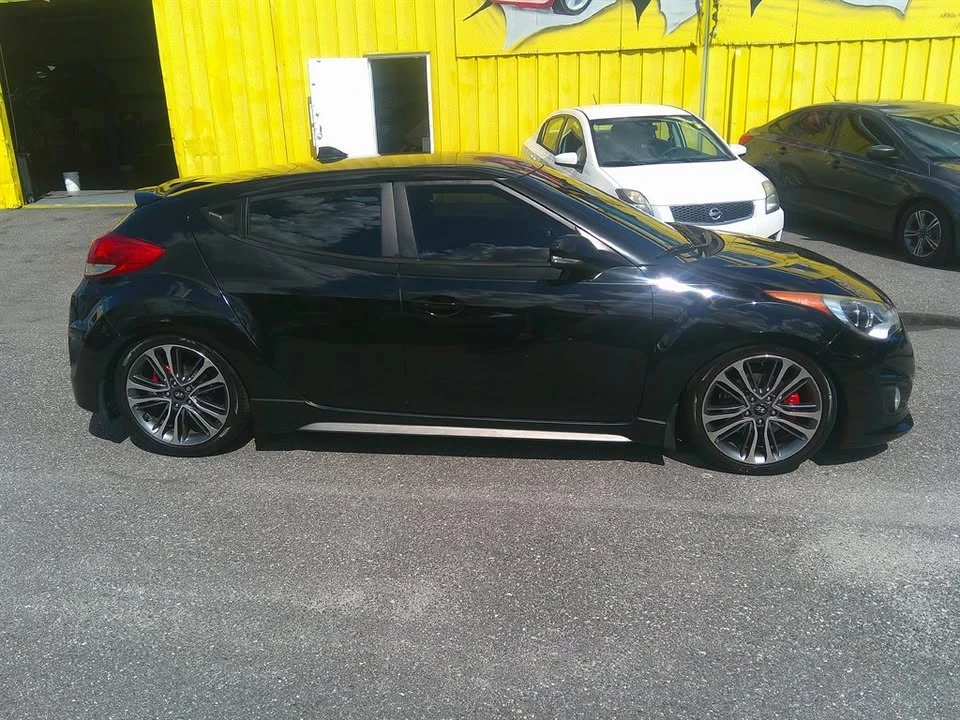 2016 Hyundai Veloster - Image 2 of 15