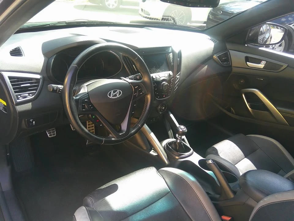 2016 Hyundai Veloster - Image 10 of 15