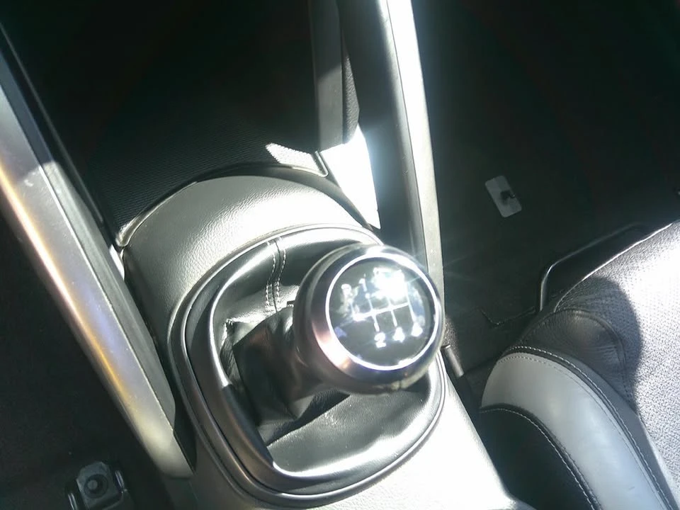 2016 Hyundai Veloster - Image 11 of 15