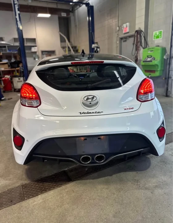 2016 Hyundai Veloster - Image 7 of 13