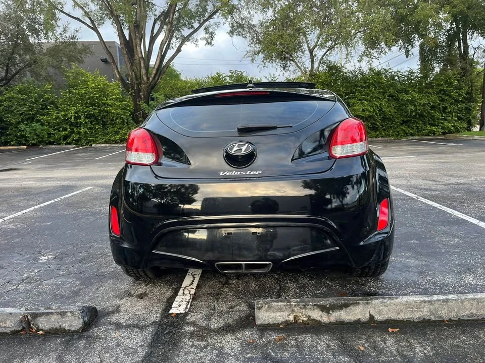 2016 Hyundai Veloster - Image 7 of 16
