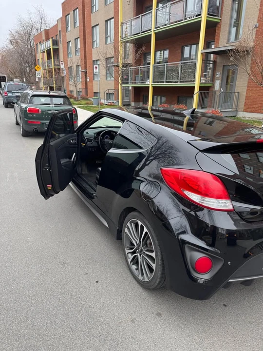 2016 Hyundai Veloster - Image 2 of 7