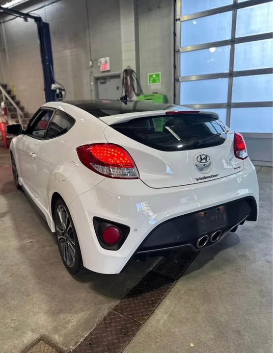 2016 Hyundai Veloster - Image 2 of 13