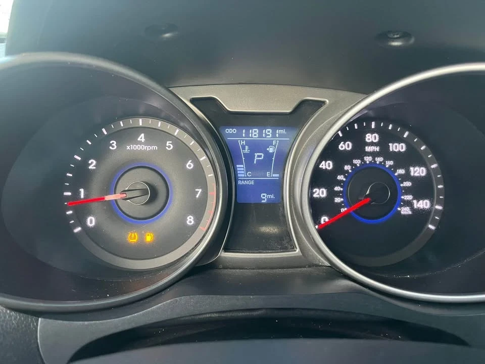 2016 Hyundai Veloster - Image 13 of 16