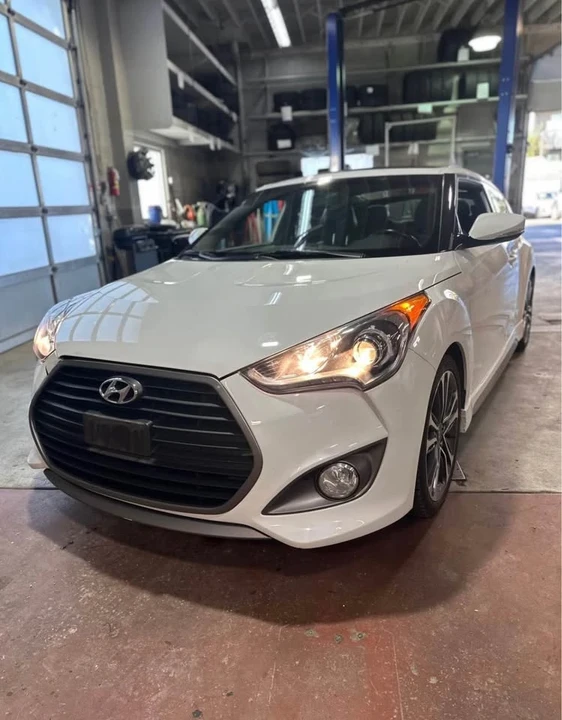 2016 Hyundai Veloster - Image 6 of 13