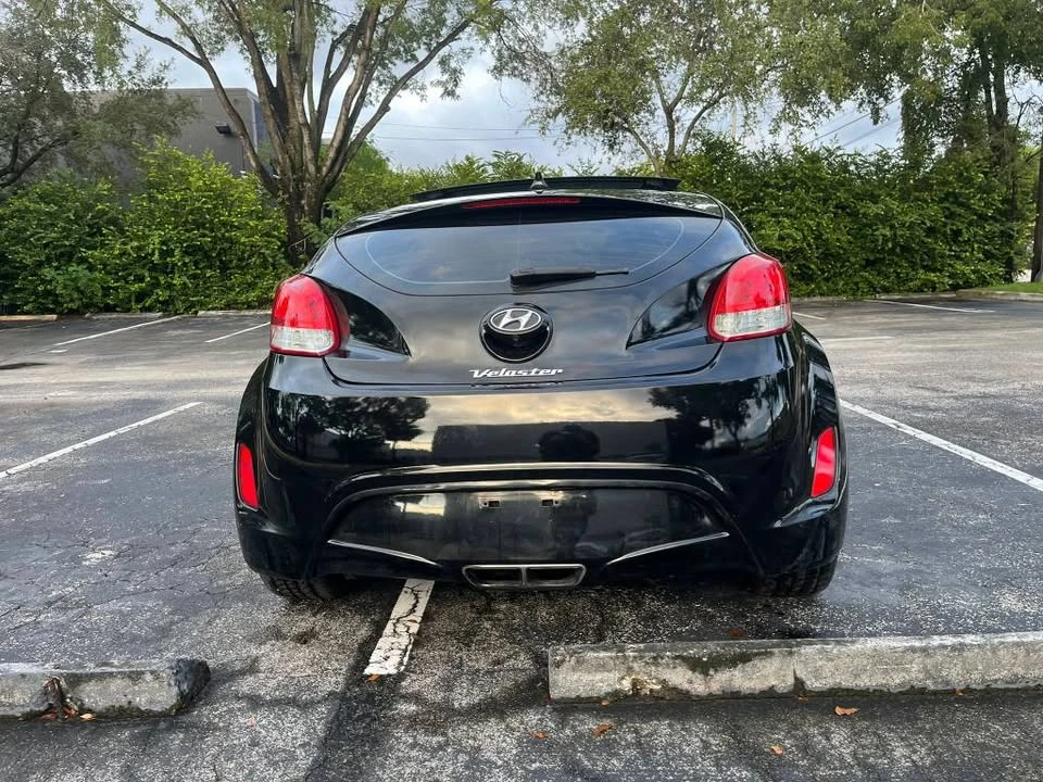 2016 Hyundai Veloster - Image 8 of 13