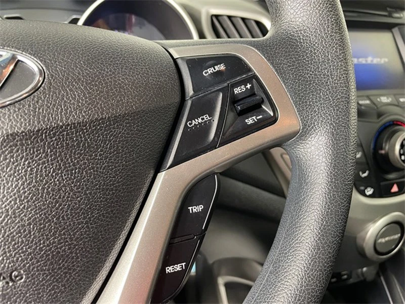 2016 Hyundai Veloster - Image 8 of 17