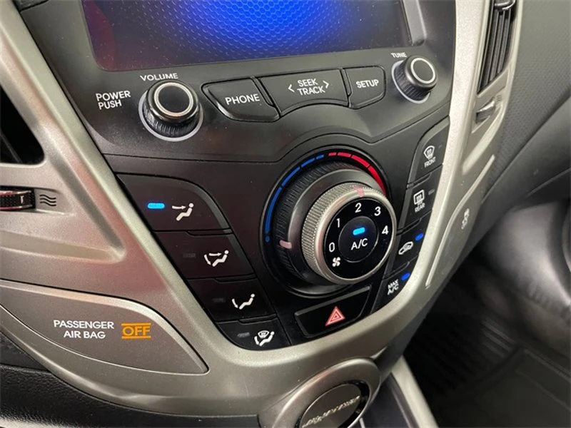 2016 Hyundai Veloster - Image 6 of 17