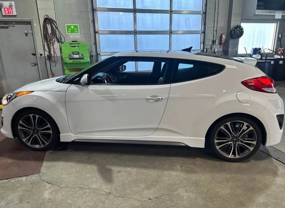 2016 Hyundai Veloster - Image 8 of 13