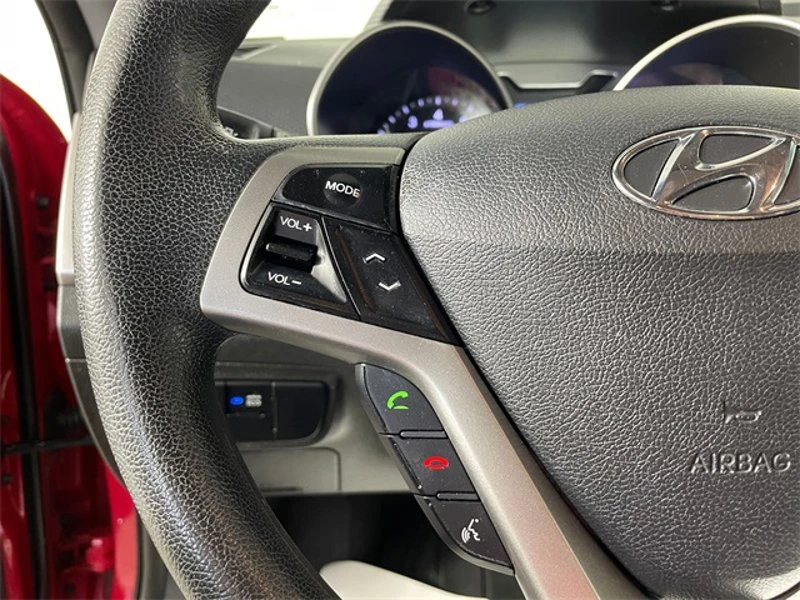 2016 Hyundai Veloster - Image 9 of 17