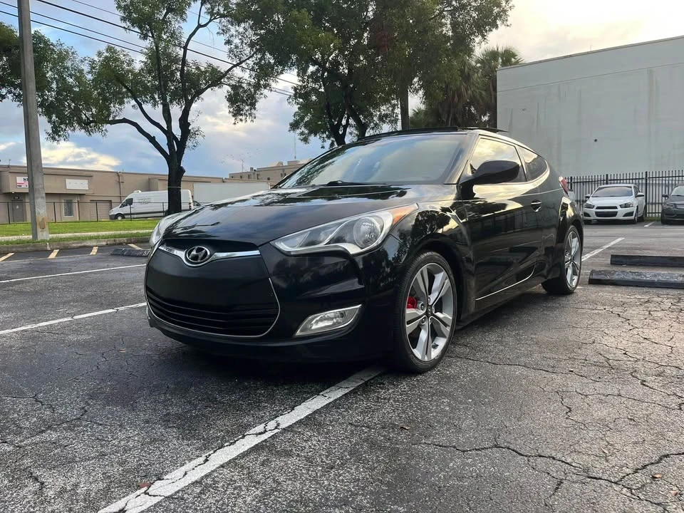 2016 Hyundai Veloster - Image 2 of 16