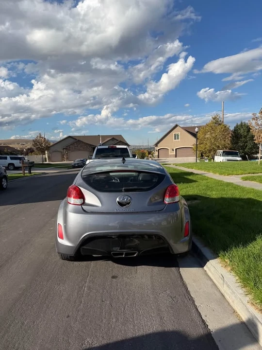 2016 Hyundai Veloster - Image 4 of 10