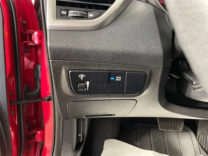 2016 Hyundai Veloster - Image 12 of 17