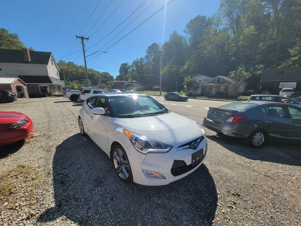 2016 Hyundai Veloster - Image 3 of 10