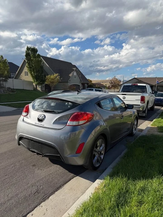 2016 Hyundai Veloster - Image 5 of 10
