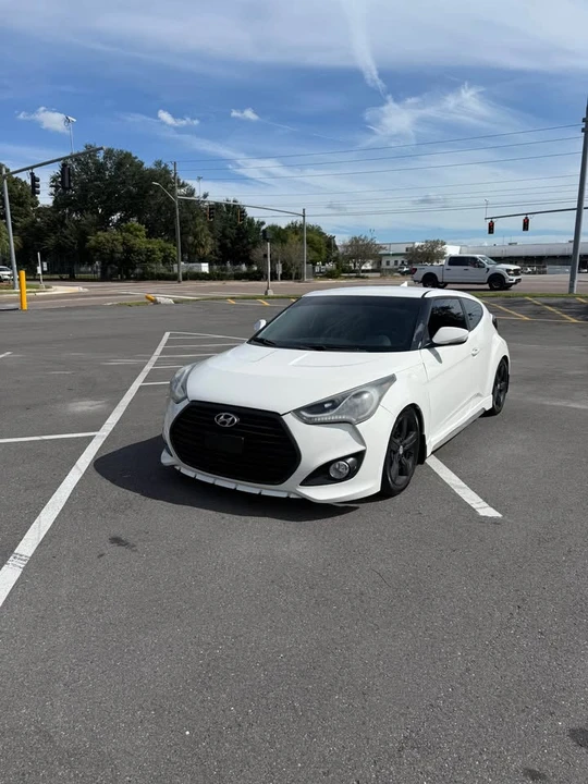 2016 Hyundai Veloster - Image 2 of 10