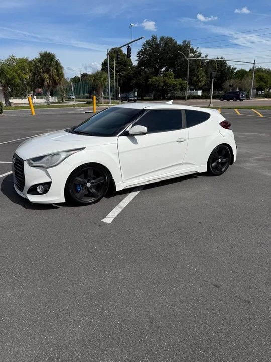 2016 Hyundai Veloster - Image 3 of 10
