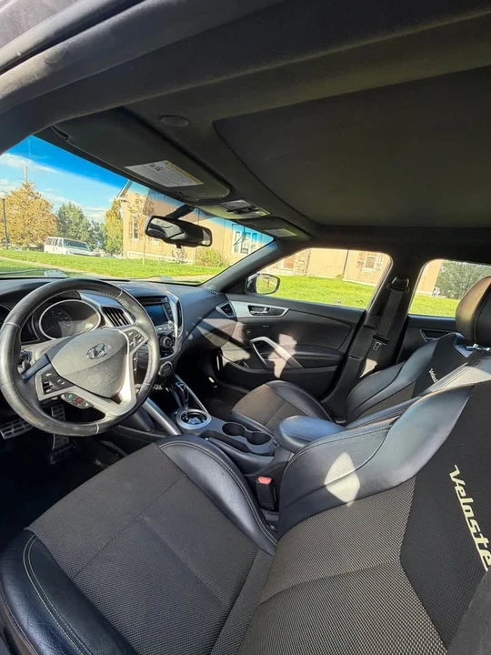 2016 Hyundai Veloster - Image 9 of 10